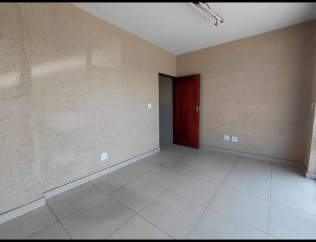 138M² WAREHOUSE TO LET IN POMONA